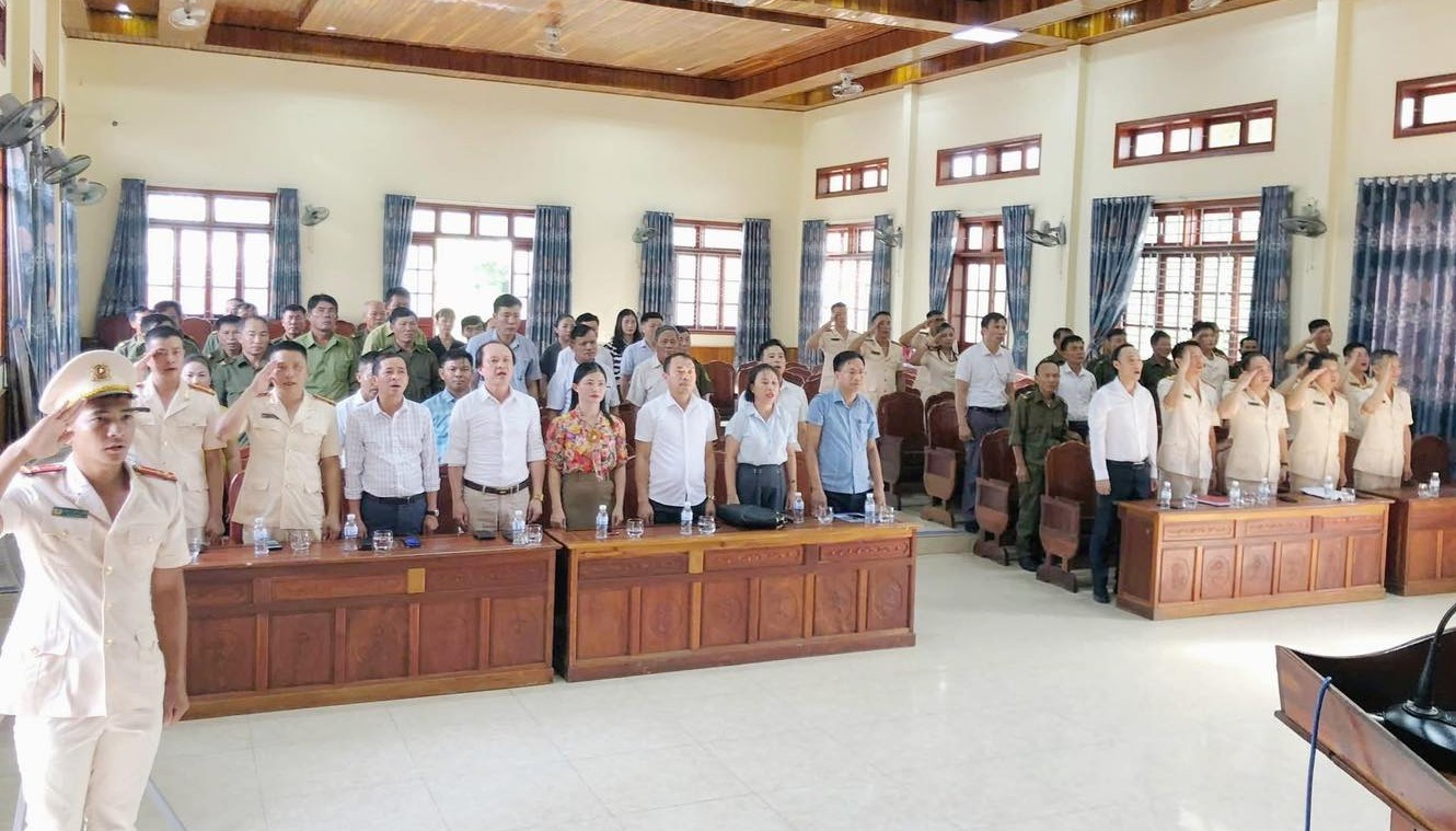 XÃ THIÊN CẦM TỔ CHỨC LỄ KỶ NIỆM 80 NĂM NGÀY TRUYỀN THỐNG CÔNG AN NHÂN DÂN VÀ 20 NĂM NGÀY HỘI TOÀN DÂN BẢO VỆ AN NINH TỔ QUỐC