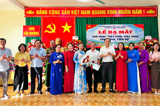 Thiên Cầm ra mắt mô hình “Việc cưới, việc tang văn minh tiến bộ” tại thôn Cửa Nhượng. 