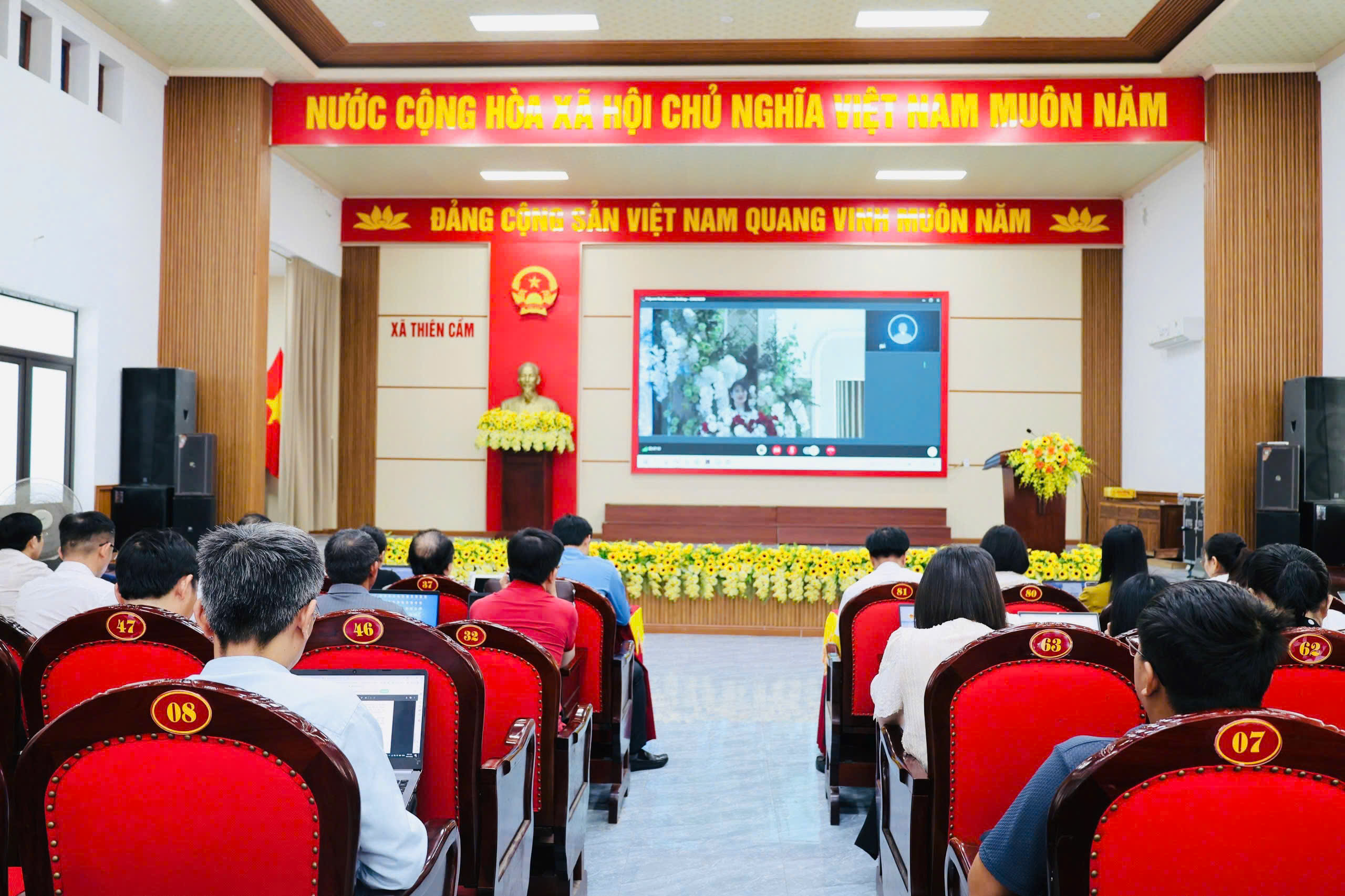 Thiên Cầm tham dự hội nghị tập huấn ứng dụng trí tuệ nhân tạo trong thực thi công vụ.
