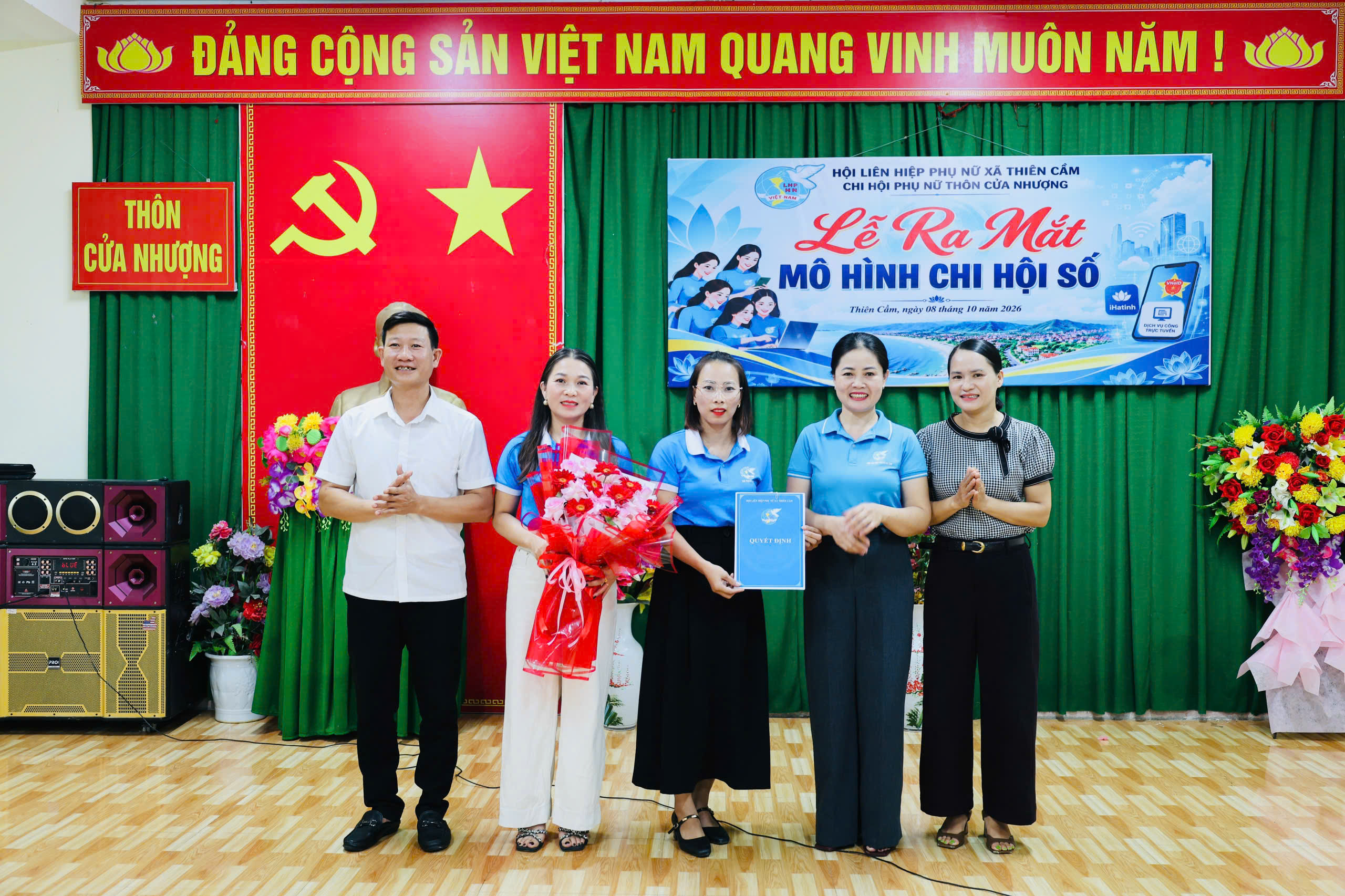 Hội LHPN xã Thiên Cầm ra mắt mô hình “ Chi hội phụ nữ số” tại thôn Cửa Nhượng.