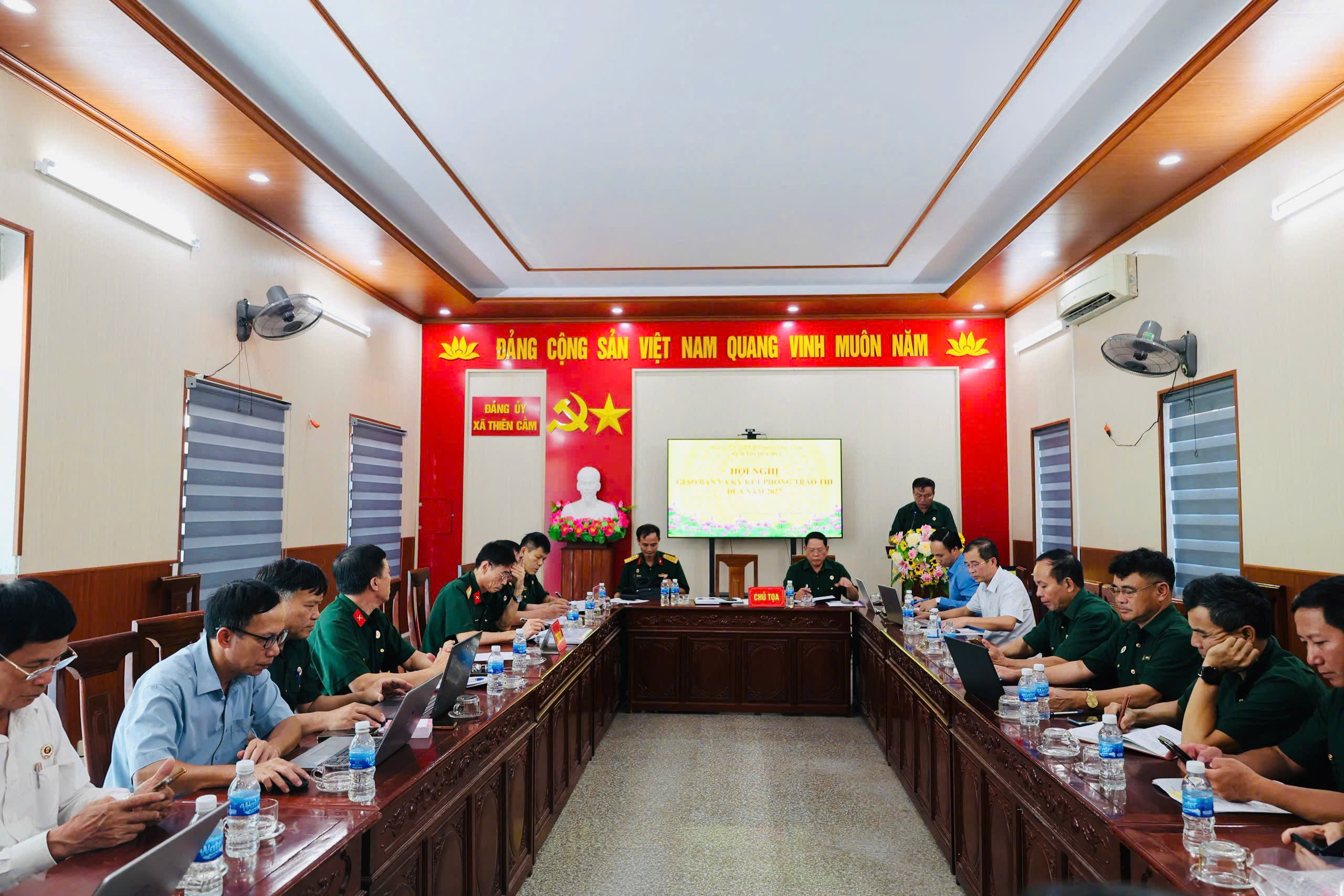 Hội Cựu chiến binh cụm thi đua số 3 giao ban, ký kết thi đua năm 2027.