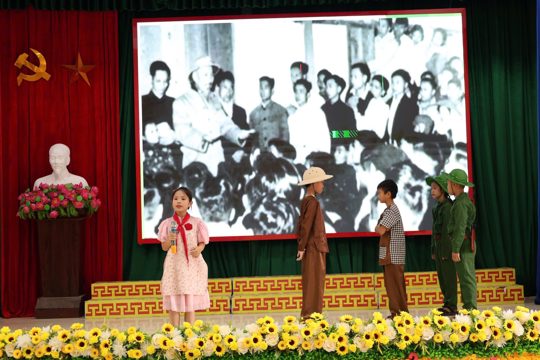 Hội đồng đội xã Thiên Cầm phối hợp tổ chức cuộc thi: "Thiếu niên kể chuyện Bác Hồ" nhân kỷ niệm 136 năm ngày sinh nhật Bác Hồ