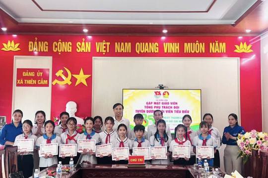 Gặp mặt giáo viên Tổng phụ trách Đội - Tuyên dương Đội viên tiêu biểu nhân kỷ niệm 85 năm ngày thành lập Đội TNTP Hồ Chí Minh