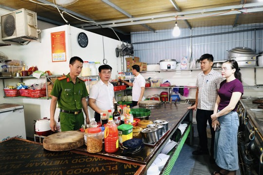 Xã Thiên Cầm kiểm tra công tác vệ sinh an toàn thực phẩm tại khu du lịch Thiên Cầm 