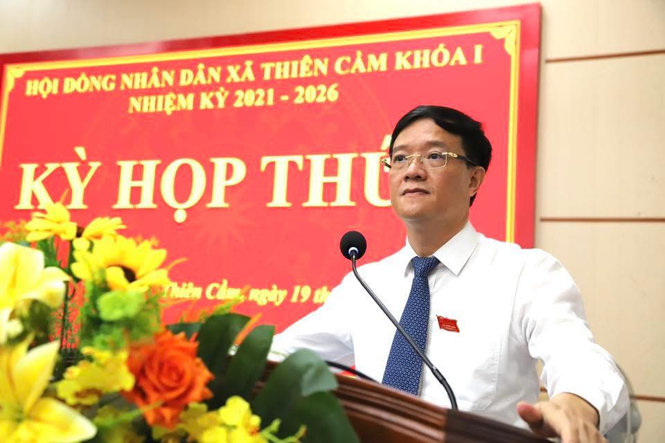 Đồng ch&iacute; Nguyễn B&aacute; Đức, B&iacute; thư Đảng ủy - Chủ tịch HĐND x&atilde; bế mạc kỳ họp